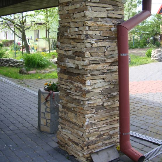 Облицовка на колона с камък